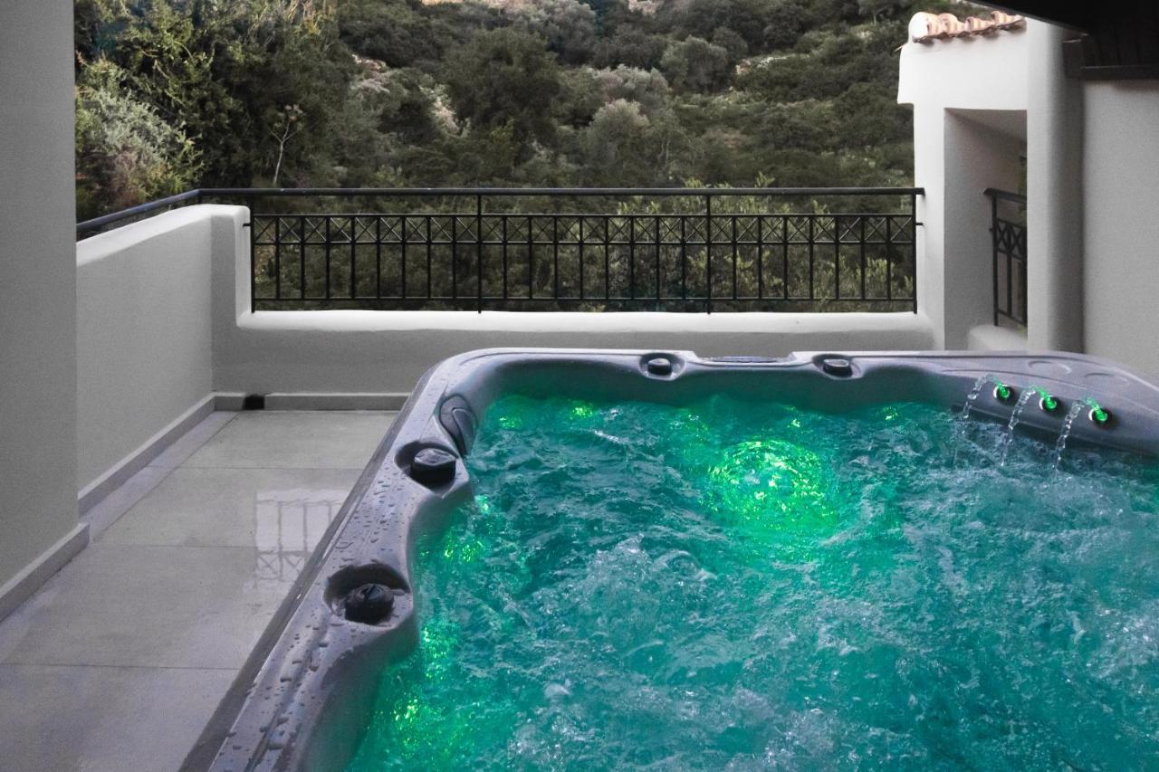 Villa Ventus, 40Sqm Private Pool & Hot Tub! Roussospítion 외부 사진